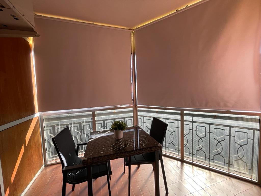 Rooms Viladomat Barcelona Luaran gambar